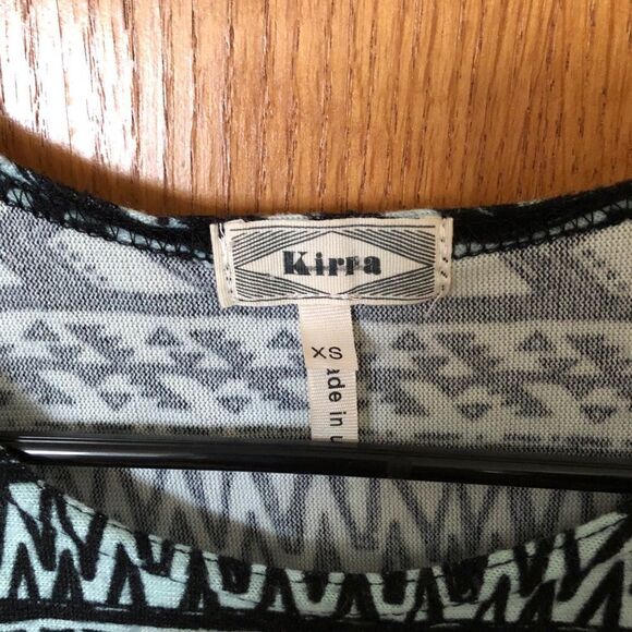 Mint and Black Patterned Crop Top - Picture 3 of 6